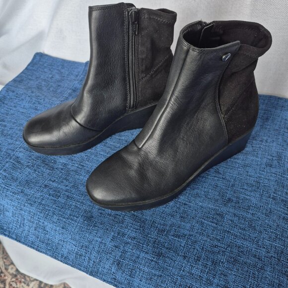 Vionic Skylar Women's Comfort Wedge Short Boot - Picture 2 of 5